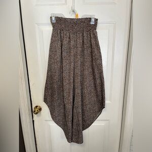 Sunland Brown Patterned Flowy pants size medium